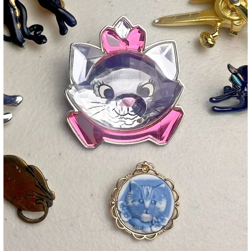 Cat Lovers Brooch Pin Lot + 1 Pendant - Disney Brooch Feline Kitty Brooches